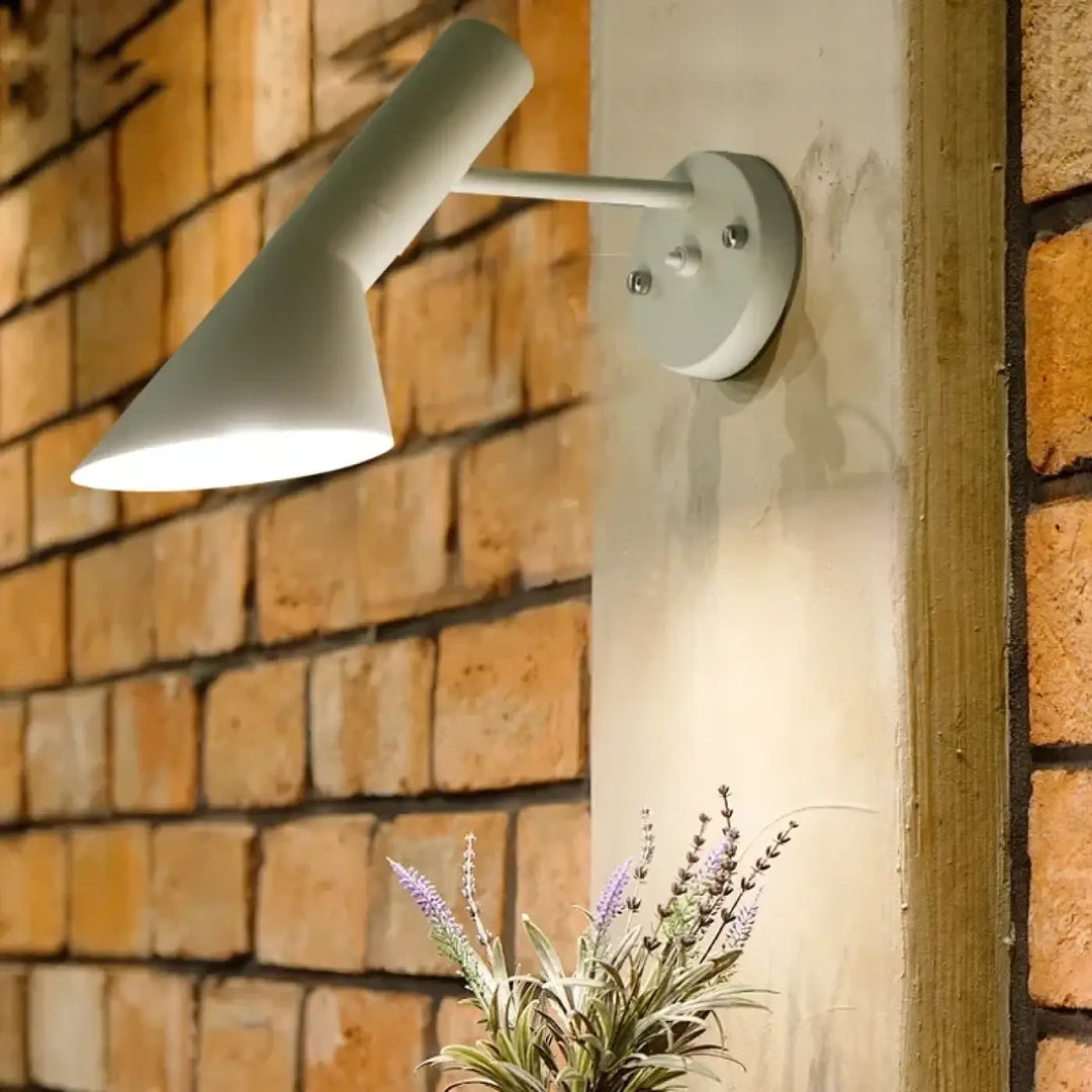 Applique murale eluna blanche minimaliste avec faisceau directionnel à bras métallique pour décoration intérieure élégante