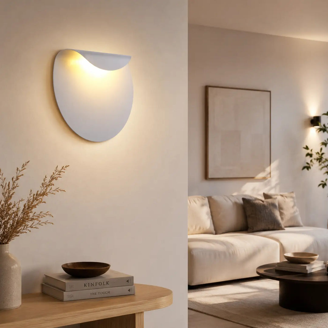 Applique murale alba blanche moderne avec design courbé élégant émettant une lumière chaude pour murale design