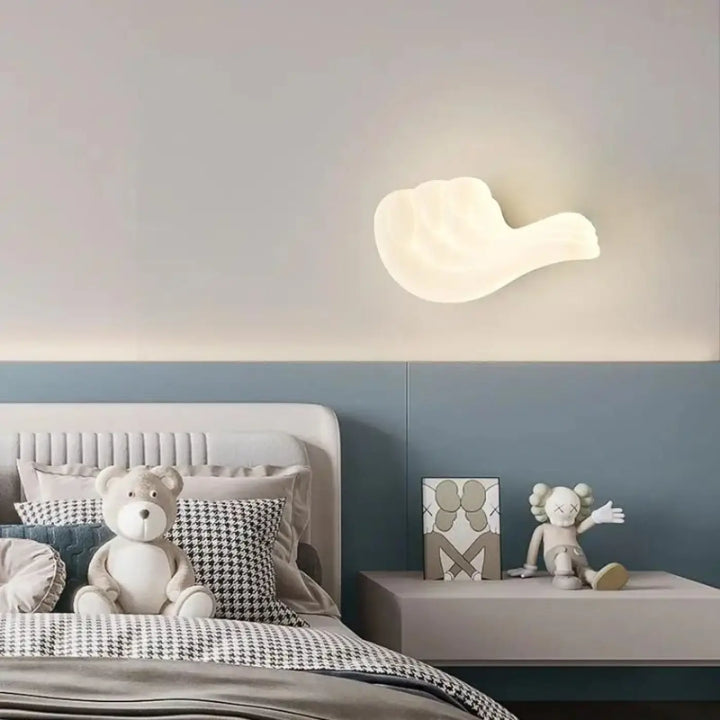 Applique murale manova en forme de nuage doux off-white avec finition mate lisse transforme instantanément une pièce en figurine décorative