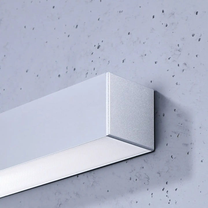 Applique murale pinne 200 gris en métal argenté mat avec design moderne, optimisée pour différents paramètres d’éclairage