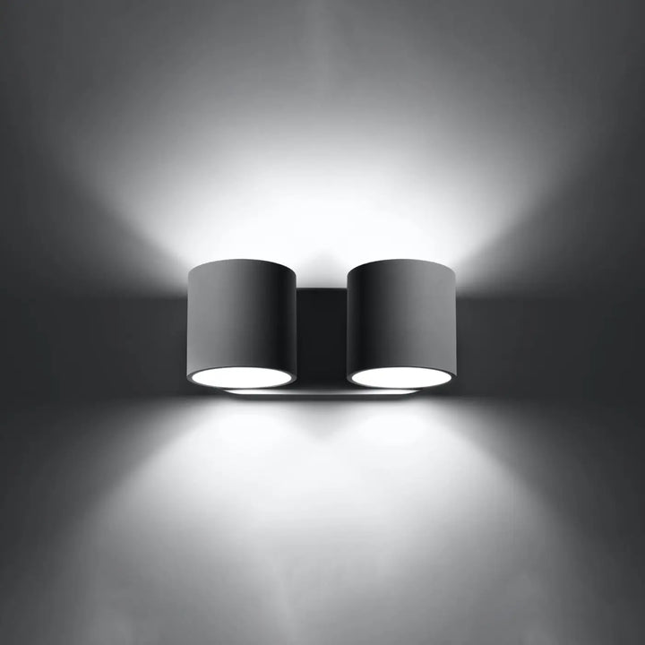 Kinkiet orbis gris en métal noir cylindre moderne avec deux luminaires éclairés bois naturel