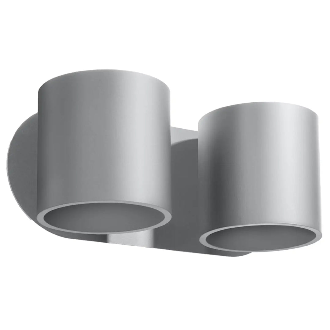 Kinkiet orbis gris en métal avec deux abat-jours cylindriques moderne pour mur bois naturel