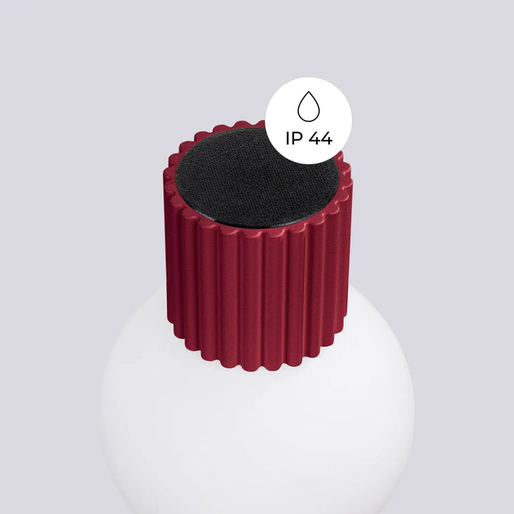 Applique murale halo bordeaux avec chapeau rouge côtelé et dessus texturé noir ip44 pour bureau décorative lampe halo sphère laiteuse