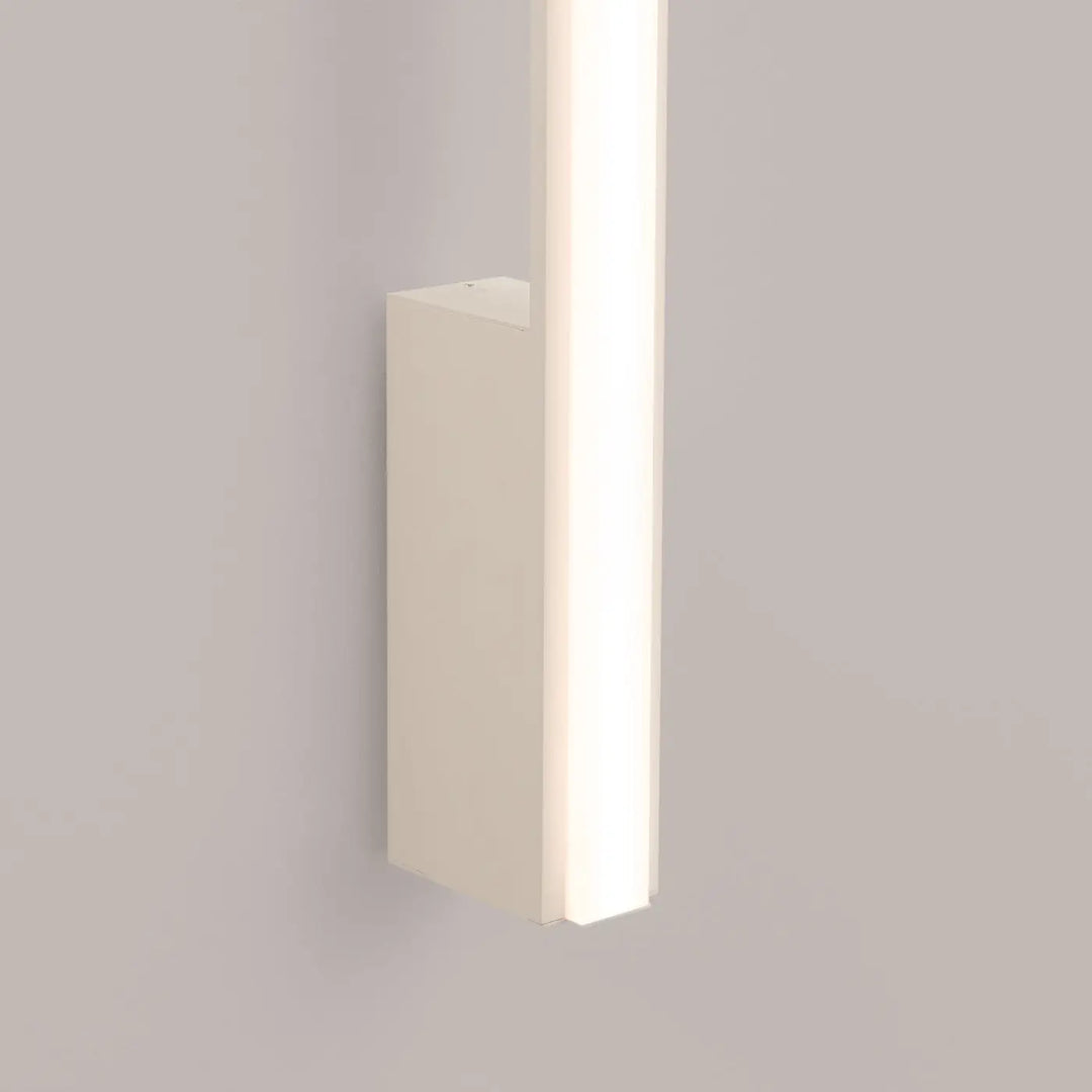 Applique murale lagom 90 beige en design minimaliste de la collection lagom allient avec excellente qualité et lumière 3000k