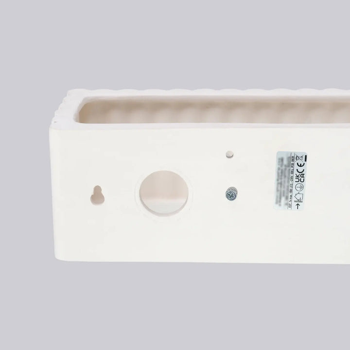 Applique murale rigata en céramique blanc avec intérieur nervuré et fixation murale pour fonctionnalité élégante