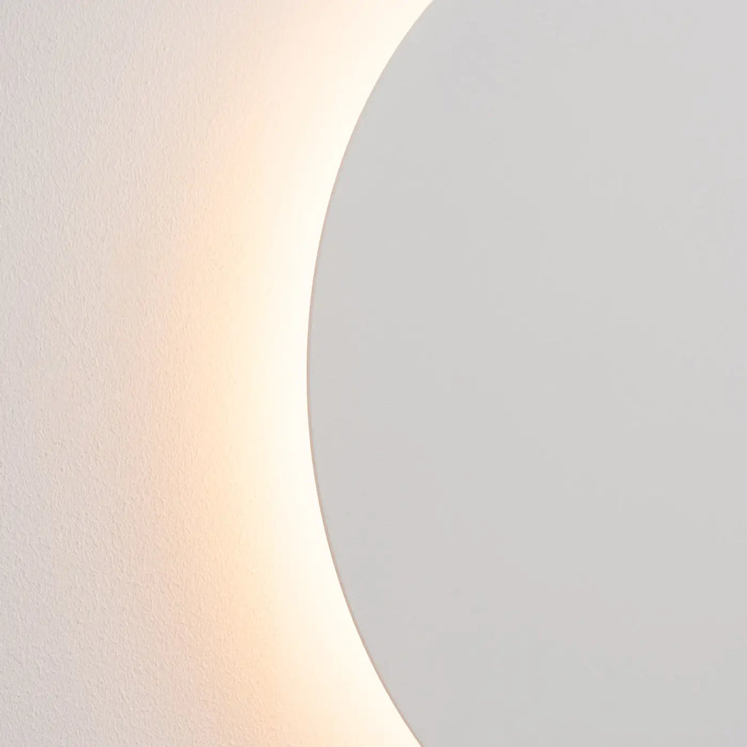 Applique murale borgen 3000k blanc avec design courbé minimaliste et lumière chaude collection borgen comprend appliques murales modernes