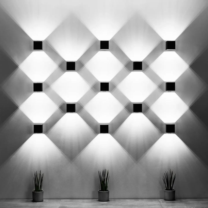 Applique murale kinkiet quad blanc en bois naturel avec motifs lumineux géométriques en forme de diamant