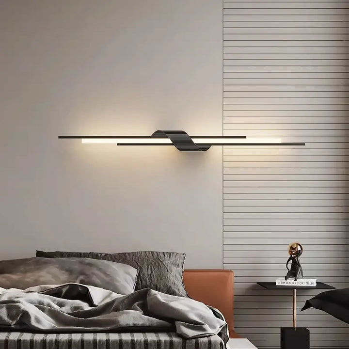 Applique murale led noire en métal moderne avec design torsadé et éclairage led chaud modèle stairy murale led