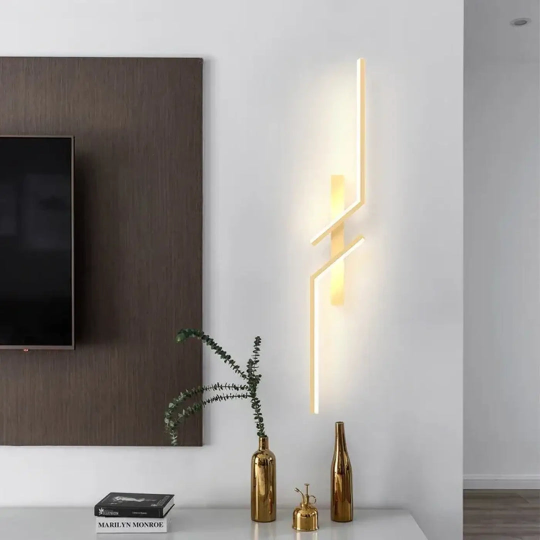 Applique Murale LED Dorée Au Design Courbé Moderne