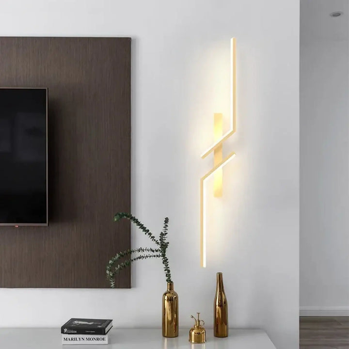 Applique Murale LED Dorée Au Design Courbé Moderne