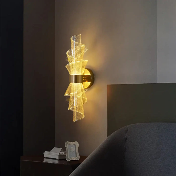 Applique Murale LED Dorée Au Design Original Pour Chambre
