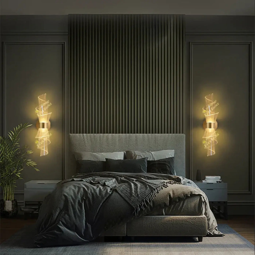 Applique Murale LED Dorée Au Design Original Pour Chambre
