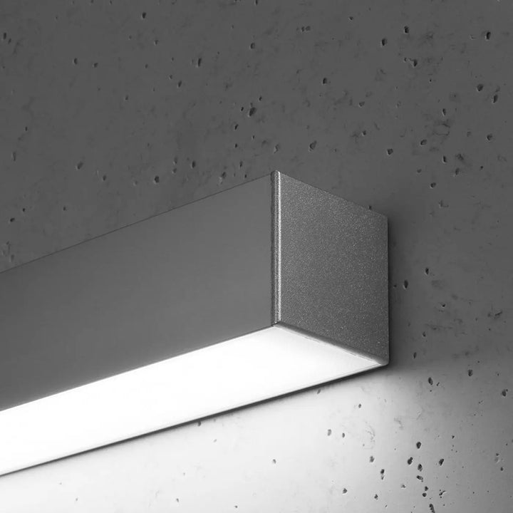 Applique murale collection pinne 150 4000k gris en métal argenté mat avec design minimaliste et paramètres d’éclairage optimisés