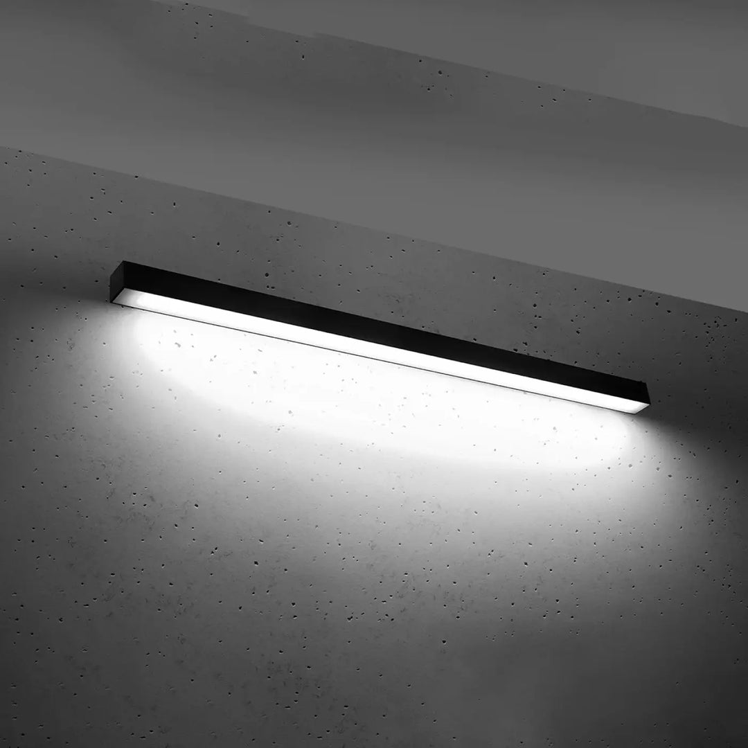 Applique murale pinne 118 4000k noir en led rectangulaire montée sur plafond béton avec différentes tailles et paramètres d’éclairage