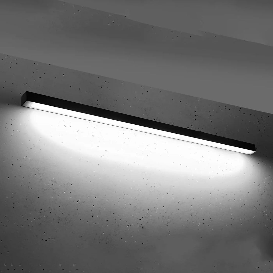Applique murale pinne 150 noir avec module led intégrée offrant des paramètres d’éclairage optimaux pour bureau à domicile
