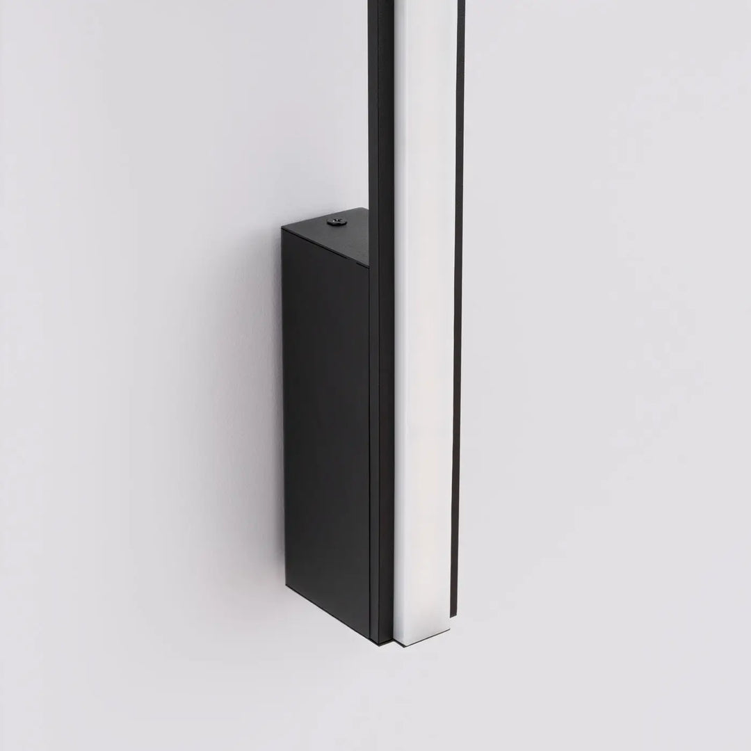 Applique murale lagom 150 led noir avec design minimaliste et panneau lumineux vertical pour excellente qualité