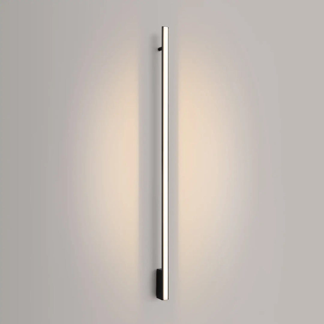 Applique murale lagom 150 led 3000k noire design minimaliste en chrome avec supports noirs collection lagom allient excellente qualité