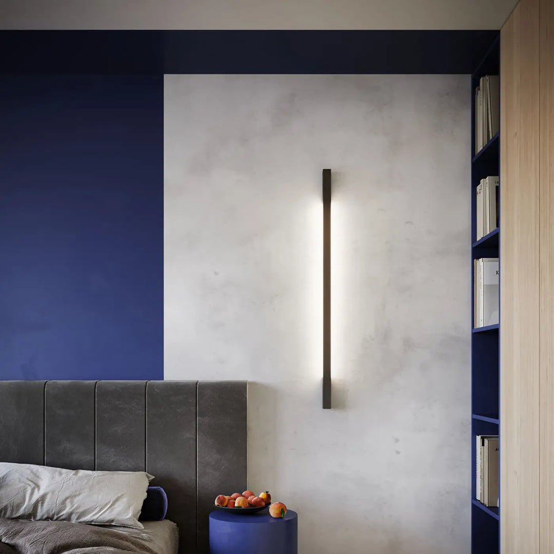 Applique murale sappe l 3000k noir avec module led et boîtier étroit émettant une lumière verticale chaude