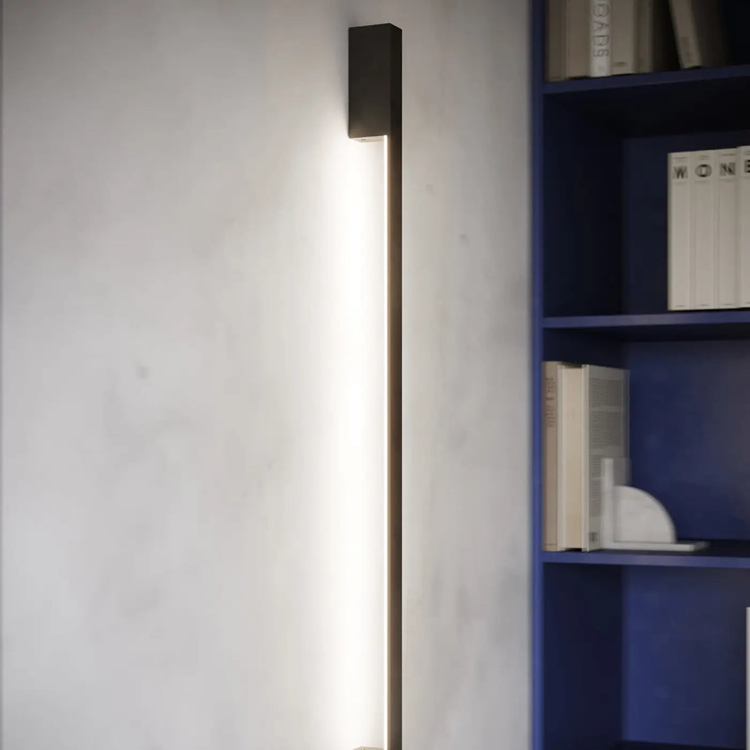 Applique murale sappa l 3000k noir avec module led et boîtier étroit pour éclairage doux et moderne