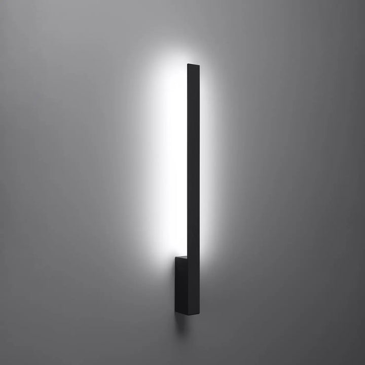 Applique murale lahti m 4000k noir avec module led et boîtier étroit diffusant une lumière blanche vive