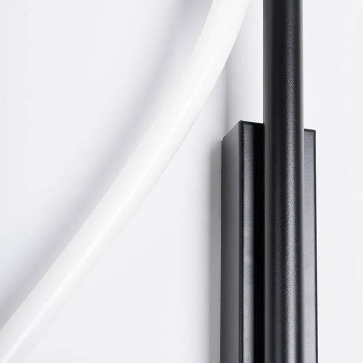 Applique murale galakse noir en métal mat noir avec finition moderne idéale pour un style classique minimaliste