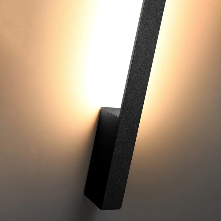 Applique murale s’appo m 3000k noir avec module led noir texturé émettant une lumière ambiante chaude idéale pour solutions imprévisibles