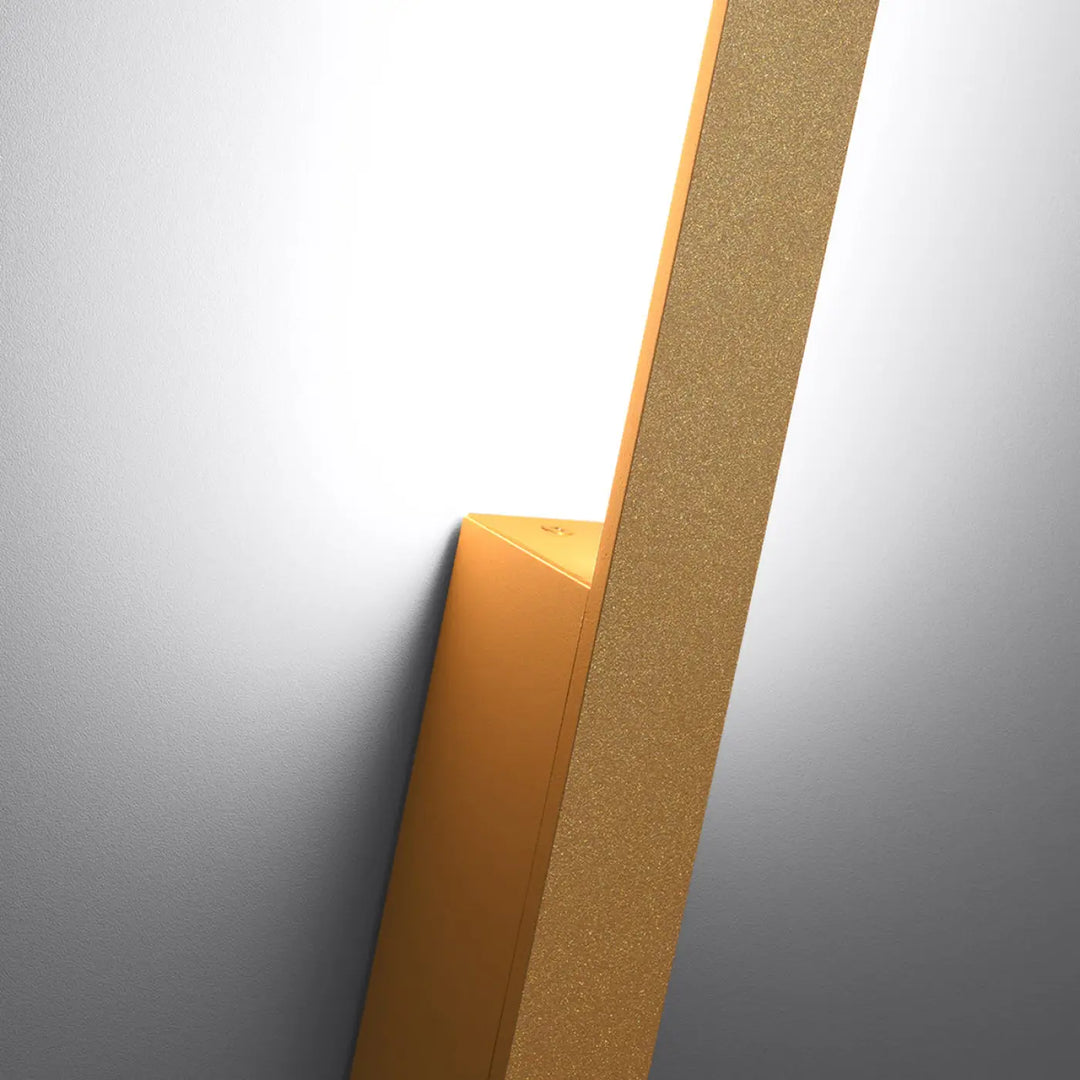 Applique murale lahti m 4000k or en texture dorée avec design moderne et module led pour solutions imprévisibles