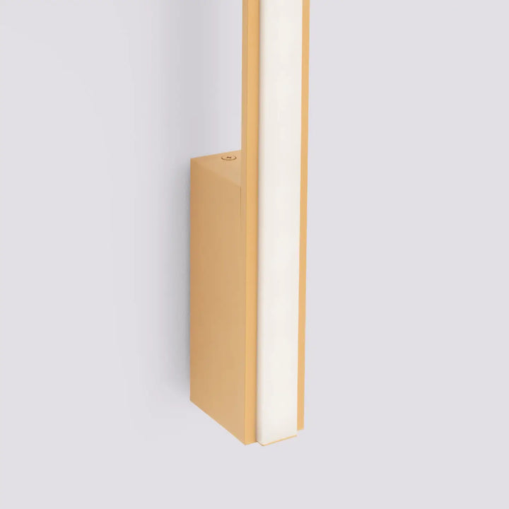 Applique murale lagom 90 or en métal doré design minimaliste avec led intégrée et excellente finition collection lagom allie