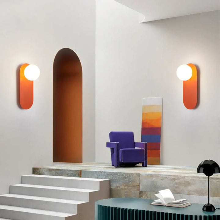 Applique Murale LED Avec Une Boule Blanche En Métal