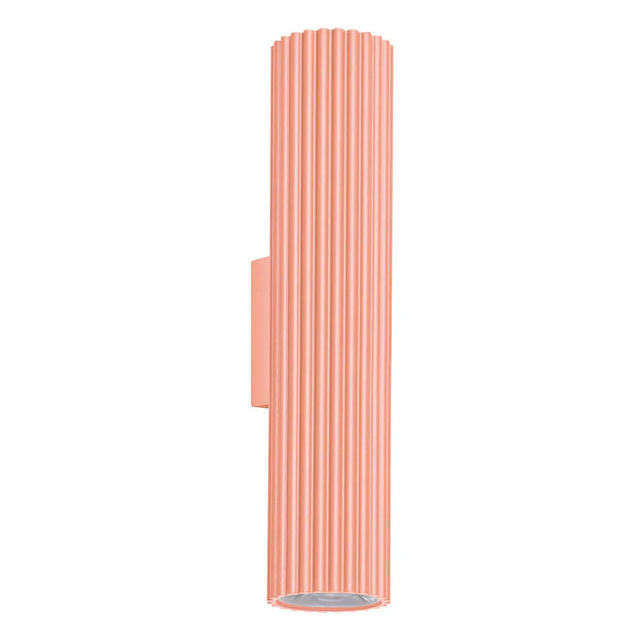 Applique murale ivar led 4000k en pêche avec design expressif et abat-jour modernes rainurés pour confort d’utilisation
