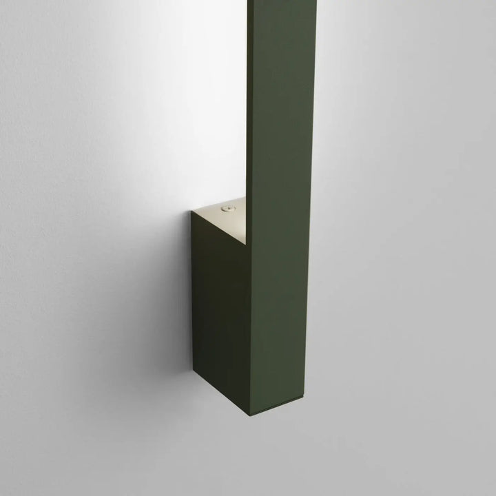 Applique murale sappo 120 led vert olive avec corps rectangulaire mat et accent circulaire clair six variantes longueur crée