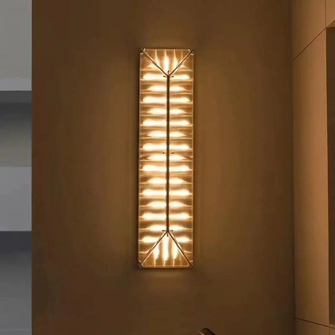 Applique murale longiligne en métal doré et led style chic