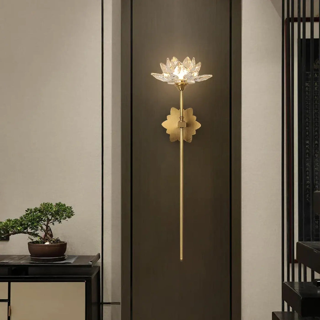 Applique murale lotus doré design floral lumineux au style élégant
