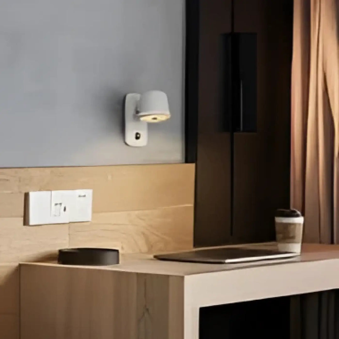 Applique murale minimaliste blanche au design moderne et épuré modèle asilian pour éclairage intérieur élégant