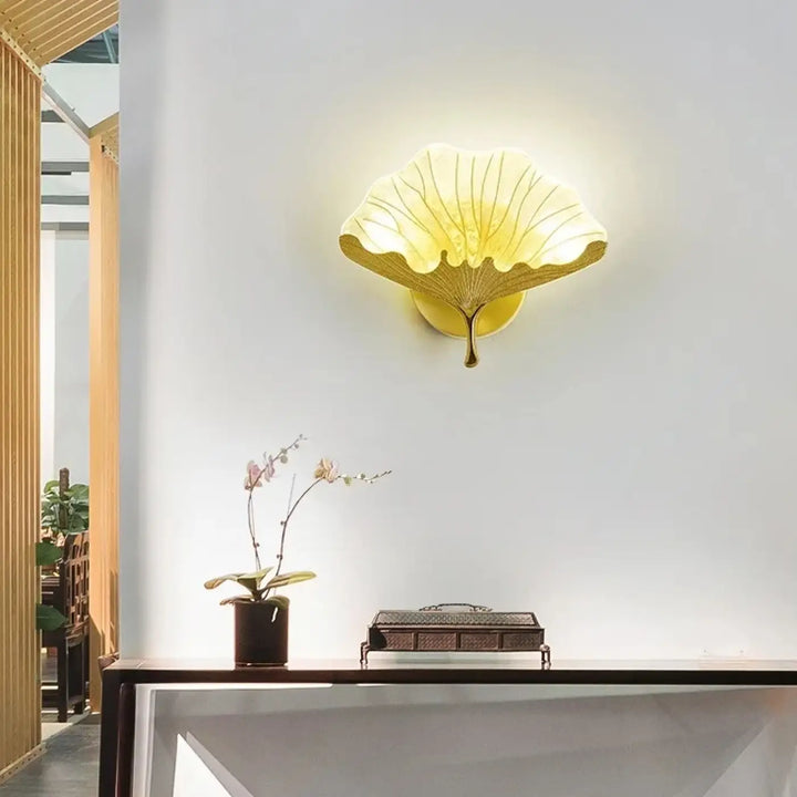 Applique murale moderne en forme de feuille dorée élégance