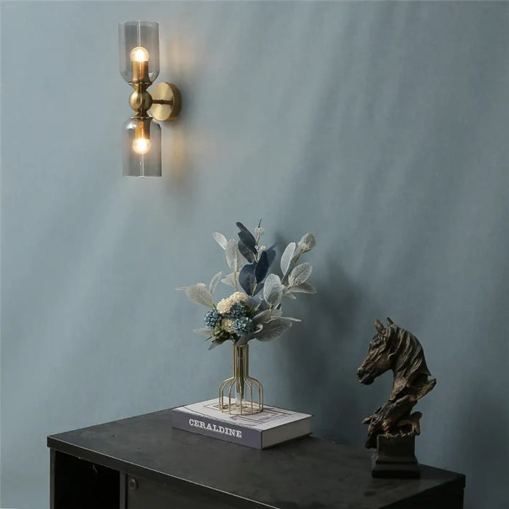 Applique murale moderne trnor en laiton bross avec deux abat-jour en verre depoli pour eclairage interieur