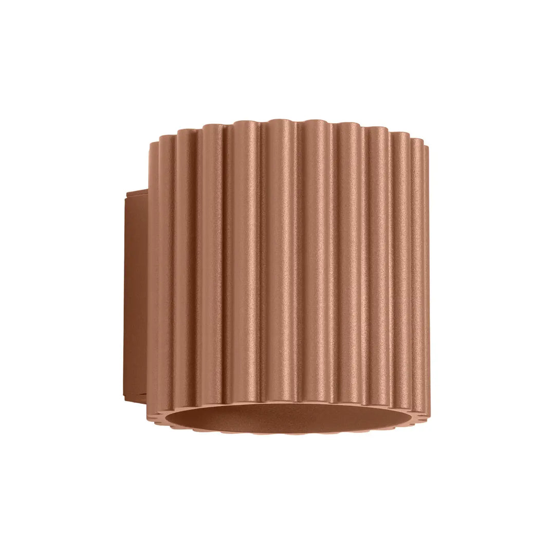 Applique murale aura moka en cuivre avec forme unique inspirée et rainures verticales cannelées cylindrical