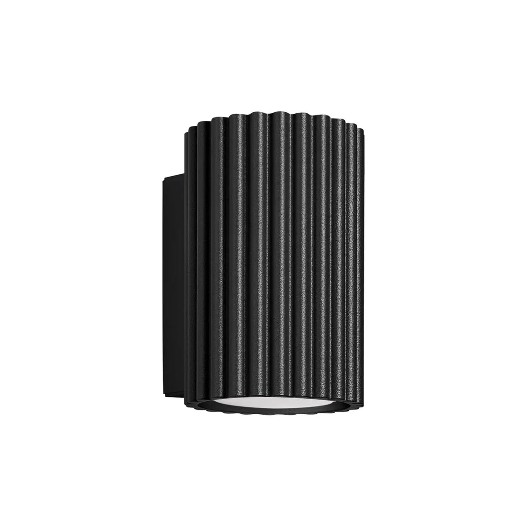 Applique murale karbon 10 noir en finition mate texturée avec rainures verticales pour un design minimaliste plafonnier karbon allie