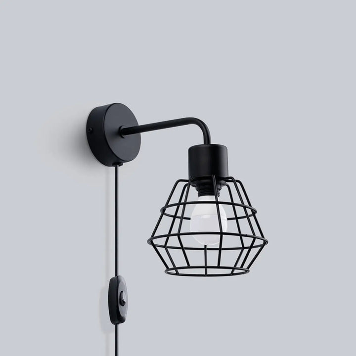 Applique murale suba noir en cage métallique style loft avec ampoule visible brièvement décrire suspension suba