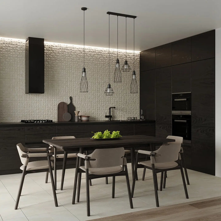 Applique murale suba noir avec style loft suspendue au-dessus d’une table à manger en bois foncé minimaliste brièvement décrire