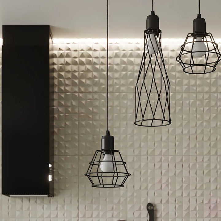 Trois suspensions suba en métal noir style loft avec ampoules apparentes pour applique murale brièvement décrire