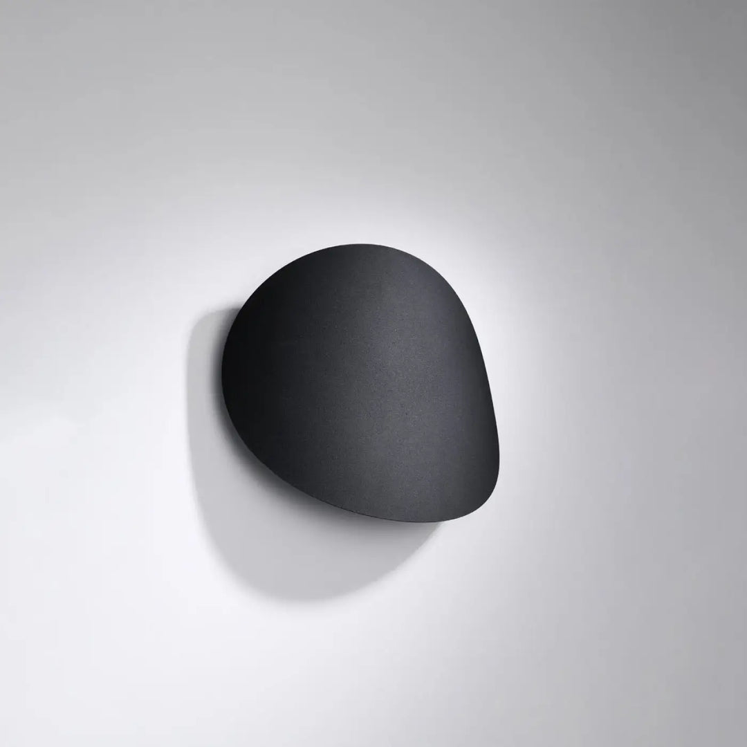 Applique murale senses noir finition mate avec design original fera en forme goutte d’eau luminaire intemporel