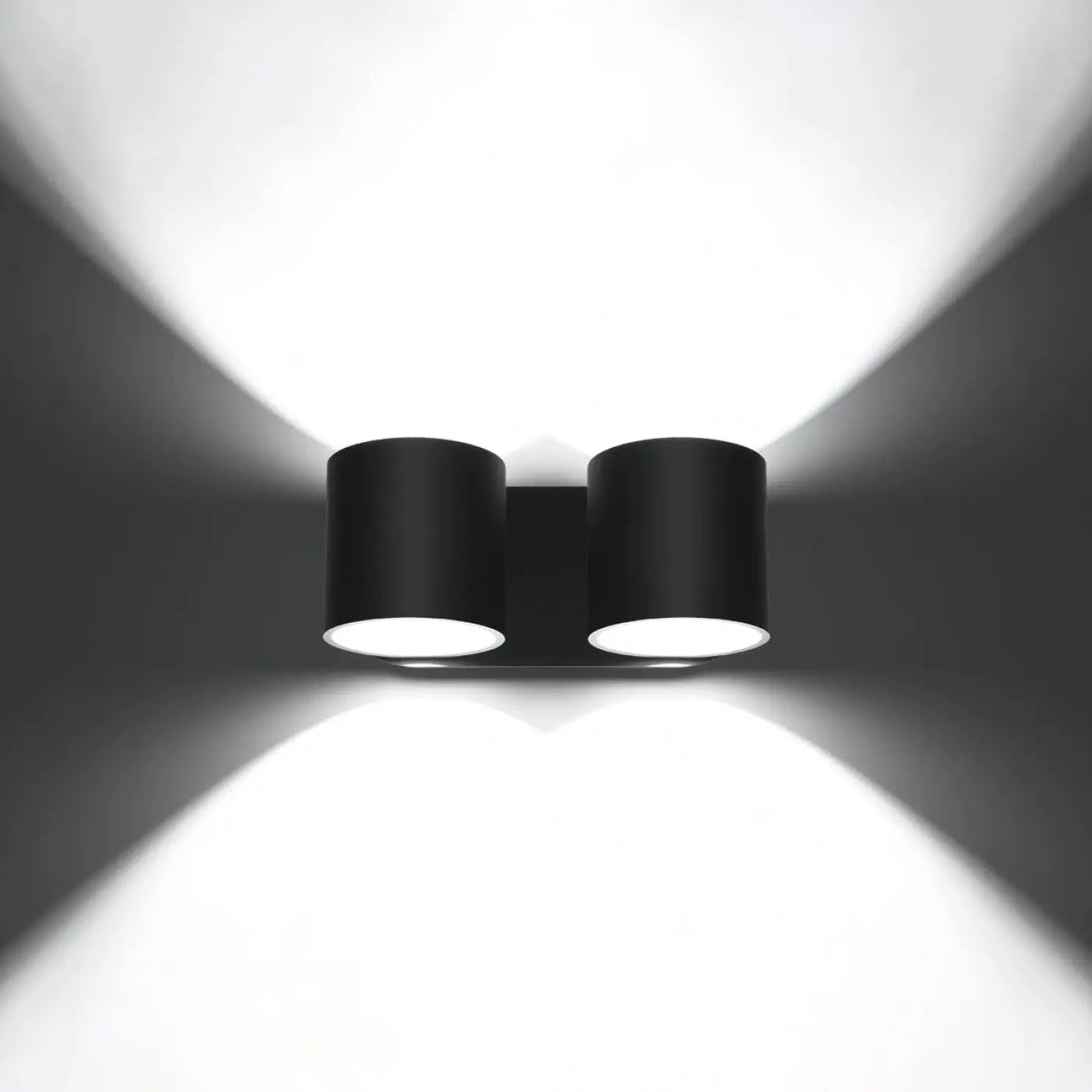 Kinkiet orbis 2 noir en bois naturel avec deux luminaires cylindriques muraux éclairés