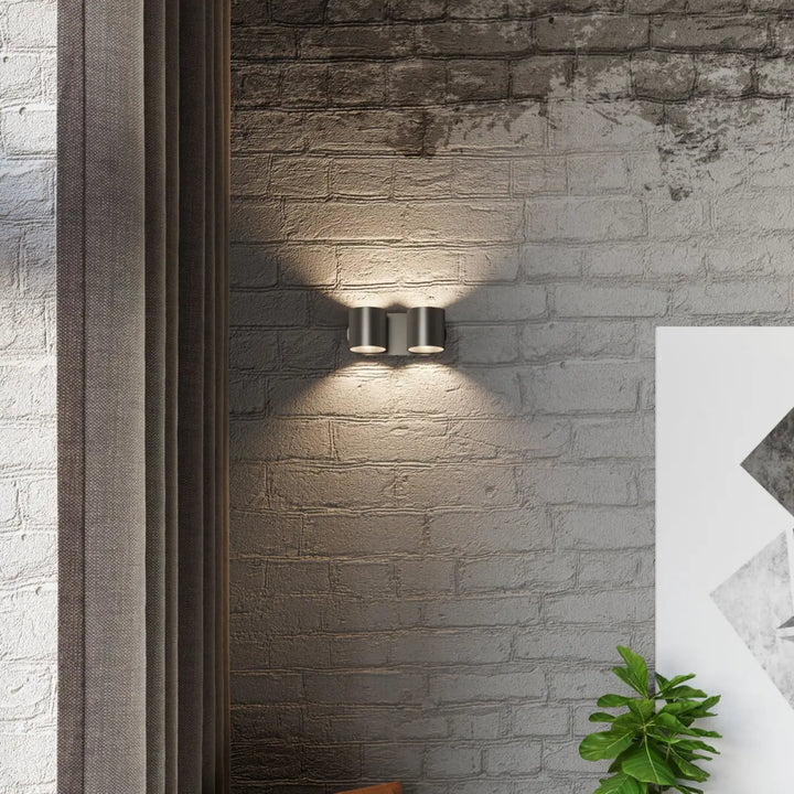 Applique murale kinkiet orbis bois naturel noir avec double lumière cylindrique moderne en finition mate