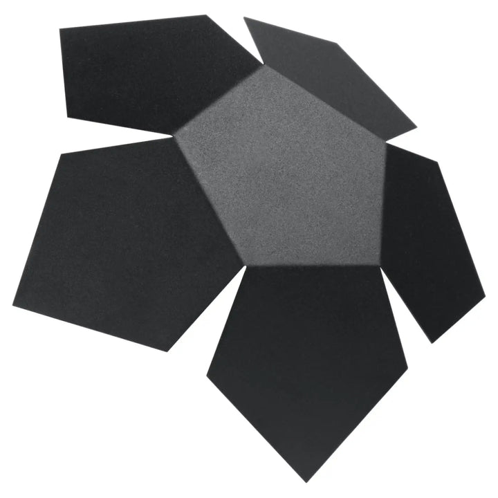 Applique murale penta noir en mousse hexagonale avec centre texturé gris pour un classique kinkiet particulièrement do nowoczesnych