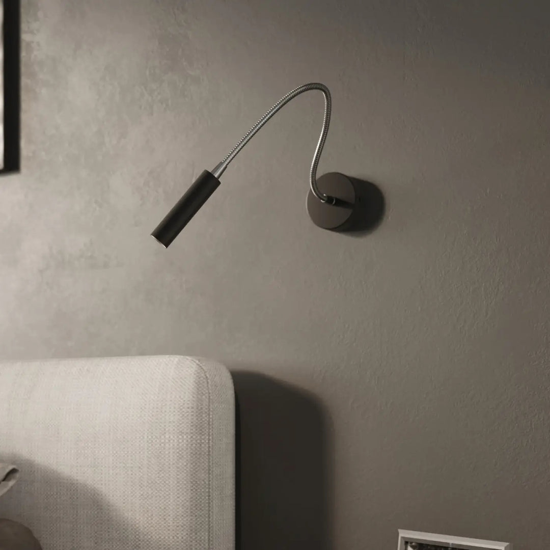 Applique murale minimaliste série axil noire avec col de cygne en métal flexible pour un éclairage élégant