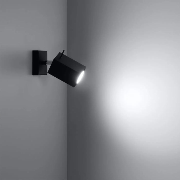 Applique murale merida noir finition mate design angulaire moderne pour éclairage mural intérieur élégant