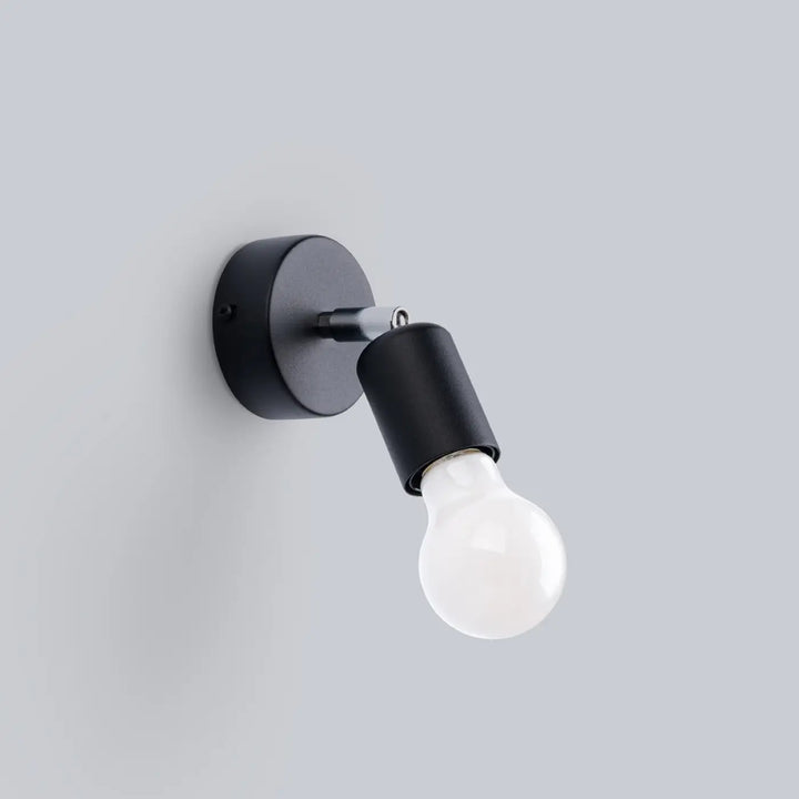 Applique murale fornes 1 noir avec finition mate noire et ampoule blanche visible de la gamme fornes plafonniers lampes murales