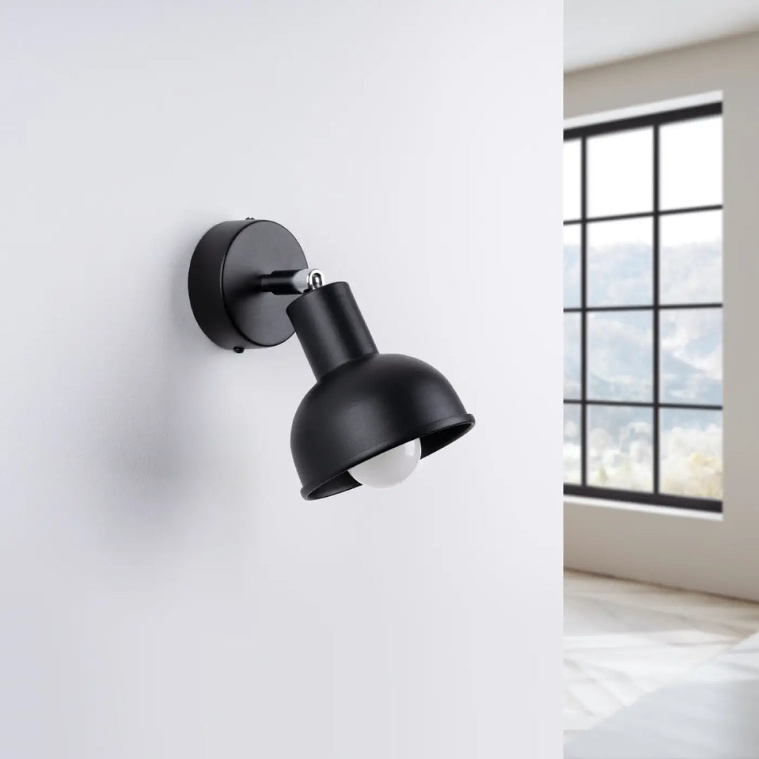 Applique murale lampe elba noir en finition mate avec tête ajustable et bulbe visible pour minimalisme combiné éléments subtils