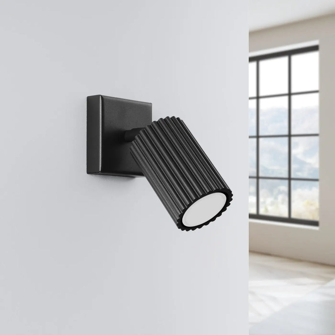Applique murale Karbon noir avec design minimaliste, finition mate, ampoules GU10 interchangeables, plafonnier Karbon allie
